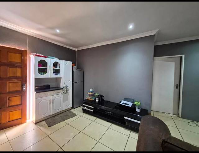 3 BEDROOM HOUSE FOR SALE IN PROTEA GLEN